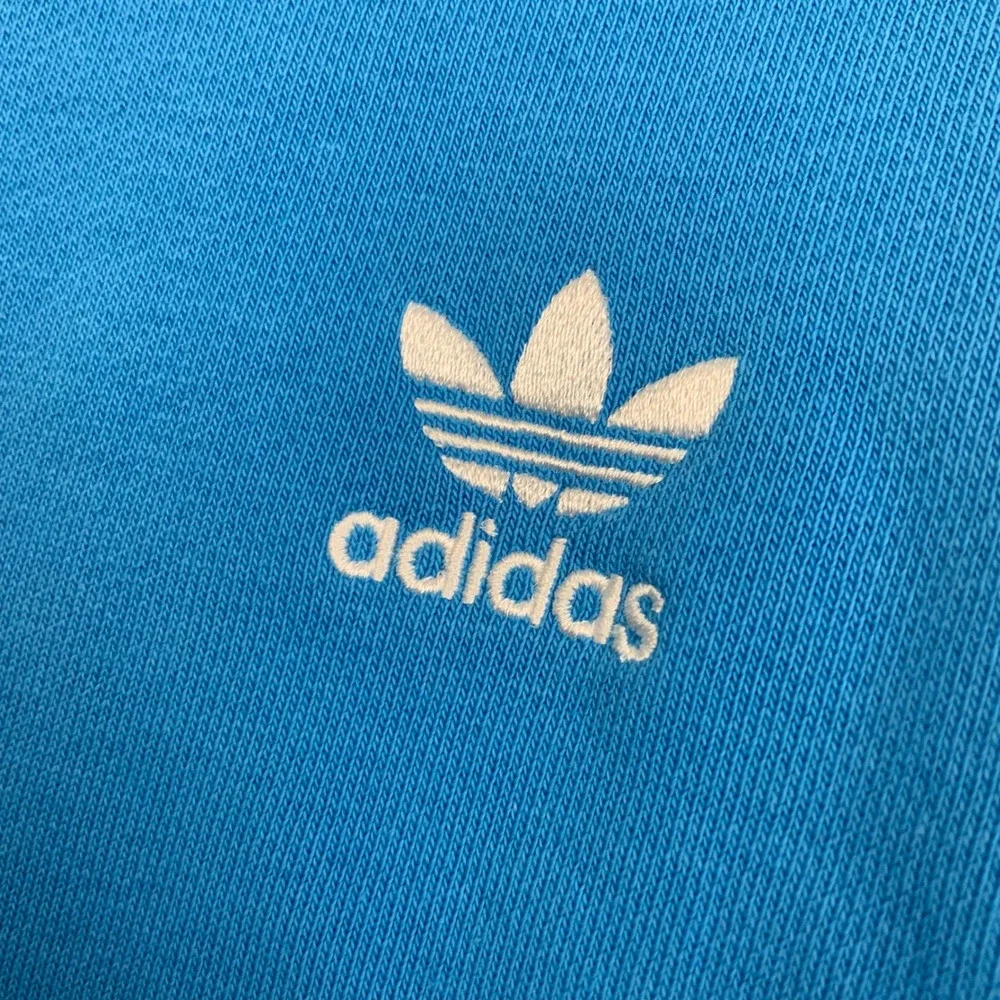 Adidas Essentials Large Bright Blue Trefoil Logo Embroidered CrewNeck Sweatshirt